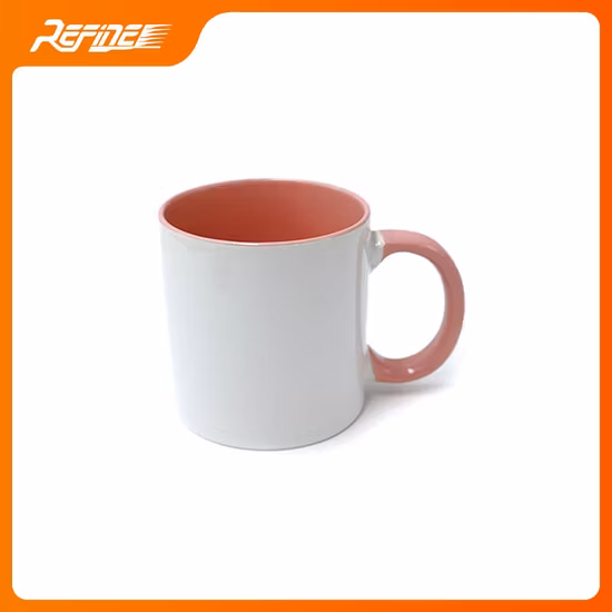 La Navidad de la fábrica asalta la taza de café de cerámica de la sublimación de la transferencia de calor del color del interior y de la manija 11oz